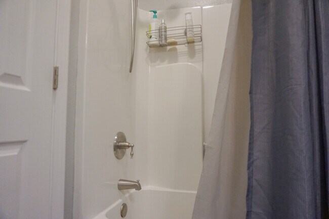 Building Photo - 212 Ladue Ave