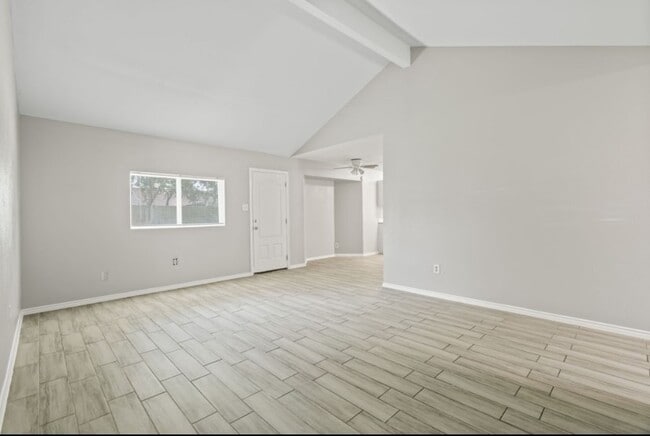 Building Photo - 6811 Feather Creek Dr