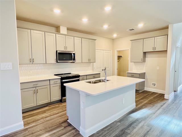 Building Photo - 3208 Sedge Grass Dr