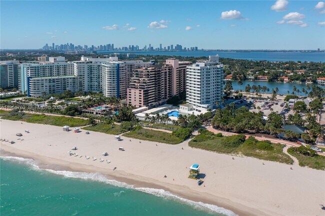 Building Photo - 5255 Collins Ave