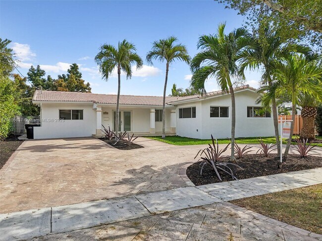 Building Photo - 13145 Coronado Terrace