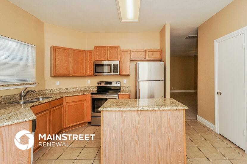Building Photo - 12 Lockspring