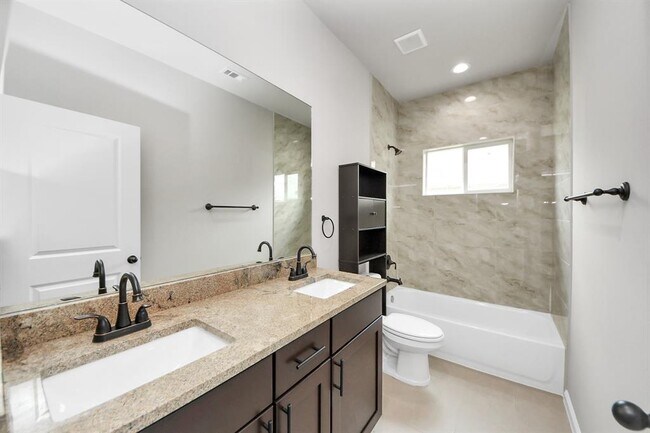 Building Photo - 314 Carlos Leal Dr