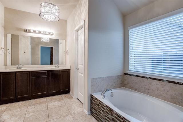 Building Photo - 233 Red Hawk Pl