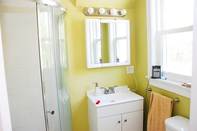 Building Photo - 11 Ballard St