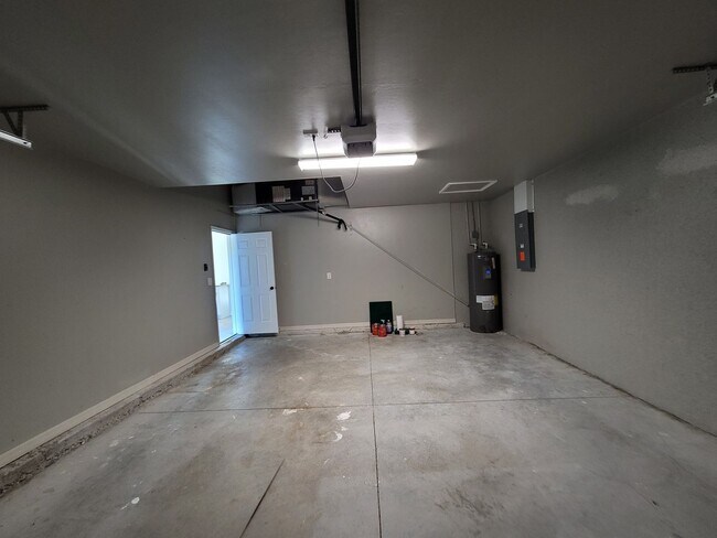 Building Photo - Duplex for rent