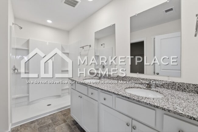 Building Photo - 4006 Wendell Rd NE