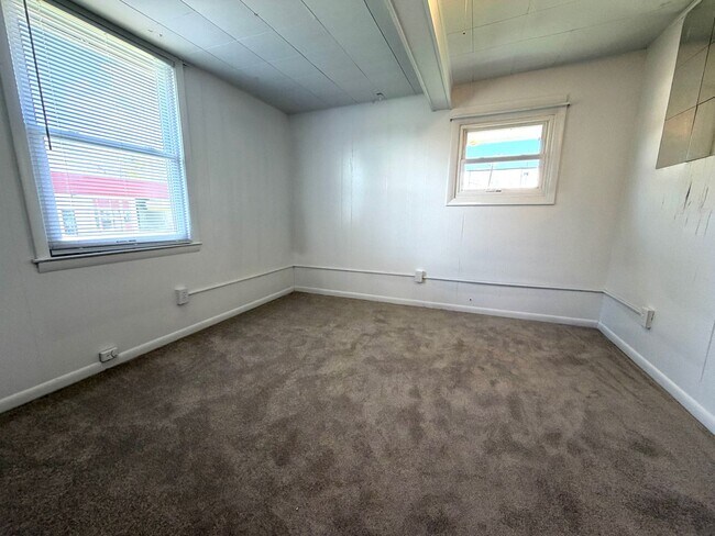 Building Photo - North - Crossing the Finish Line!