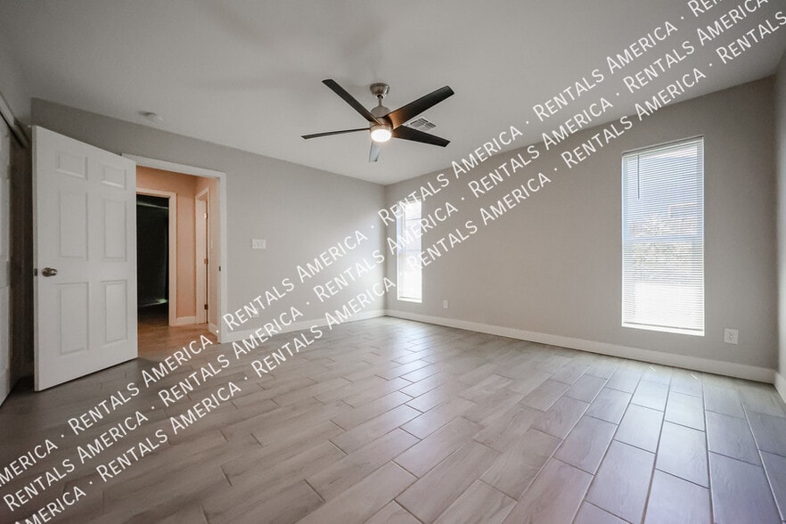 Building Photo - 2902 W Straford Dr