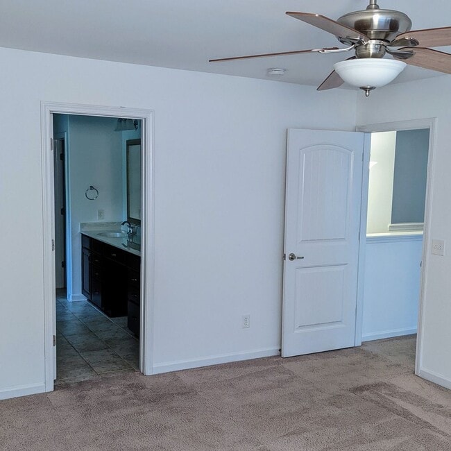 Building Photo - Beautiful 4 Bedroom Home in Palmetto Pointe