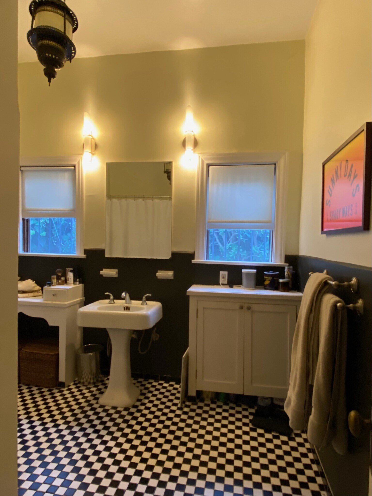 bathroom, windows are facing west cactus gardenst - 1622 Delta St