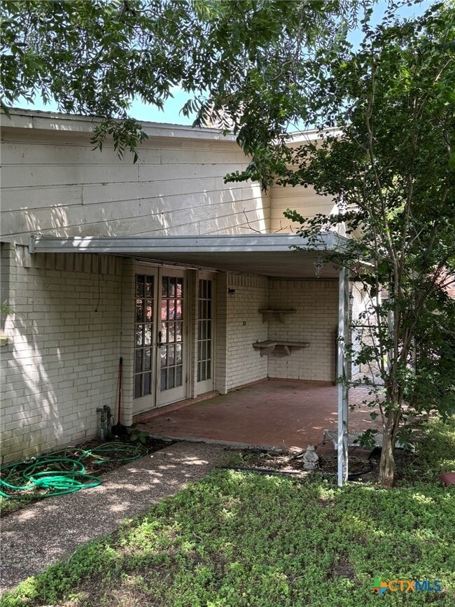 Building Photo - 202 Sherwood Dr