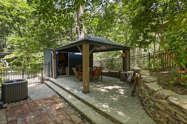 Building Photo - 3411 Stoneybrae Dr