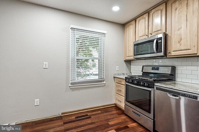 Building Photo - 5572 Kendrick Ln