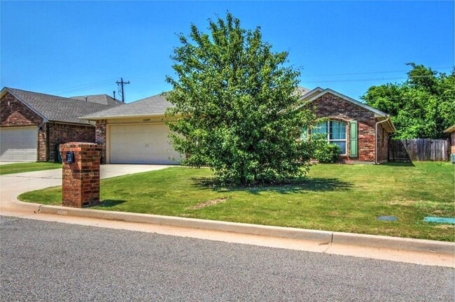 Building Photo - 10209 Aberdeen Dr