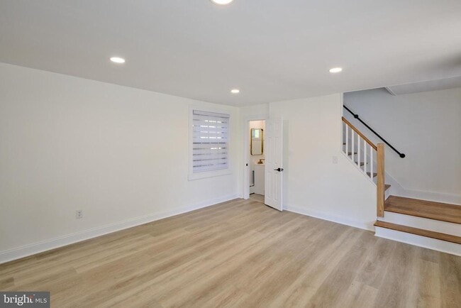 Building Photo - 14 W Bridge St