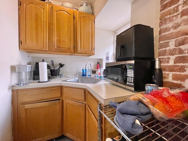Building Photo - 415 1st St