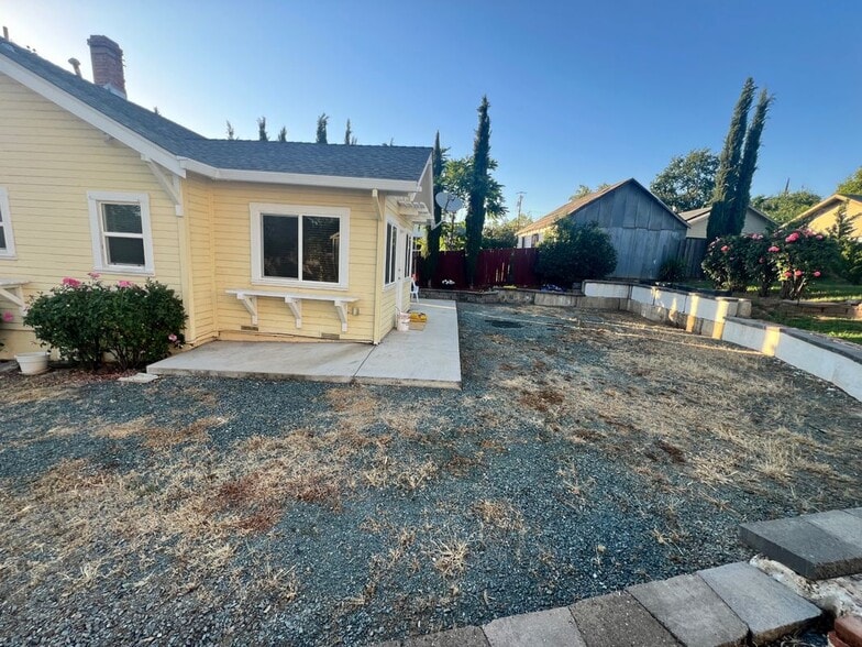 Building Photo - 314 S Arroyo Seco St
