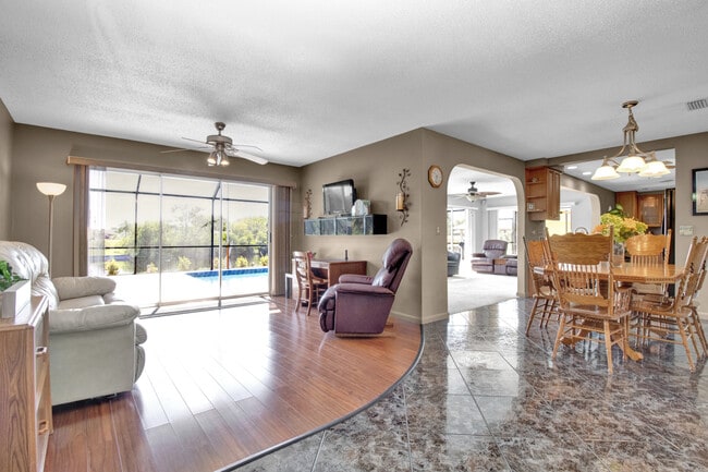 Building Photo - 4274 Gillot Blvd