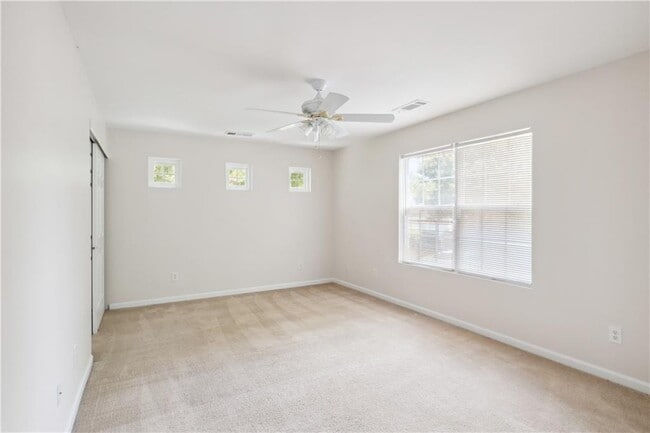 Building Photo - 276 Hiawassee Dr