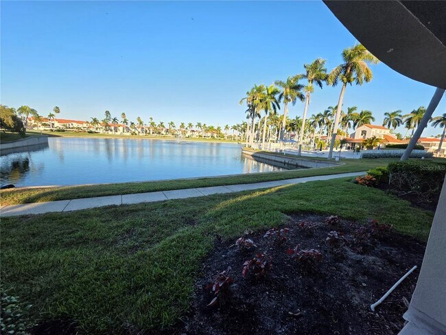 Building Photo - 6100 Bahia Del Mar Cir N