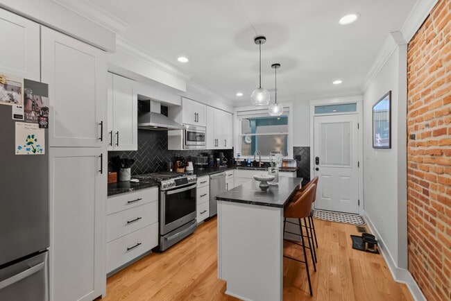 Building Photo - 531 E Fort Ave