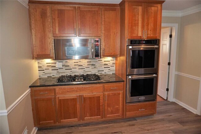 Building Photo - 1140 Falstaff Dr