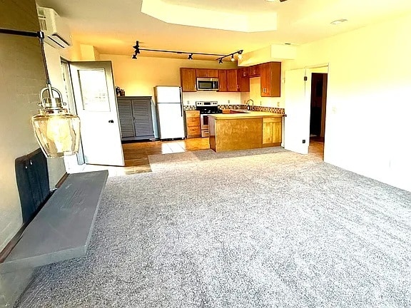 HUGE LIVING ROOM - 4321 SW Fletcher St