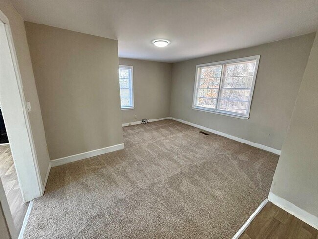 Building Photo - 3302 N Bogan Rd NE