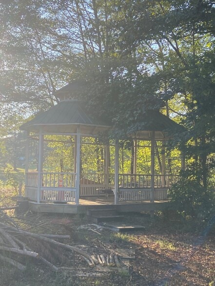 Building Photo - 150 Farr Lake Dr