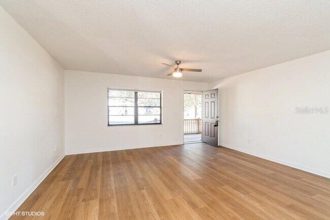 Building Photo - 2522 NW 4th Terrace