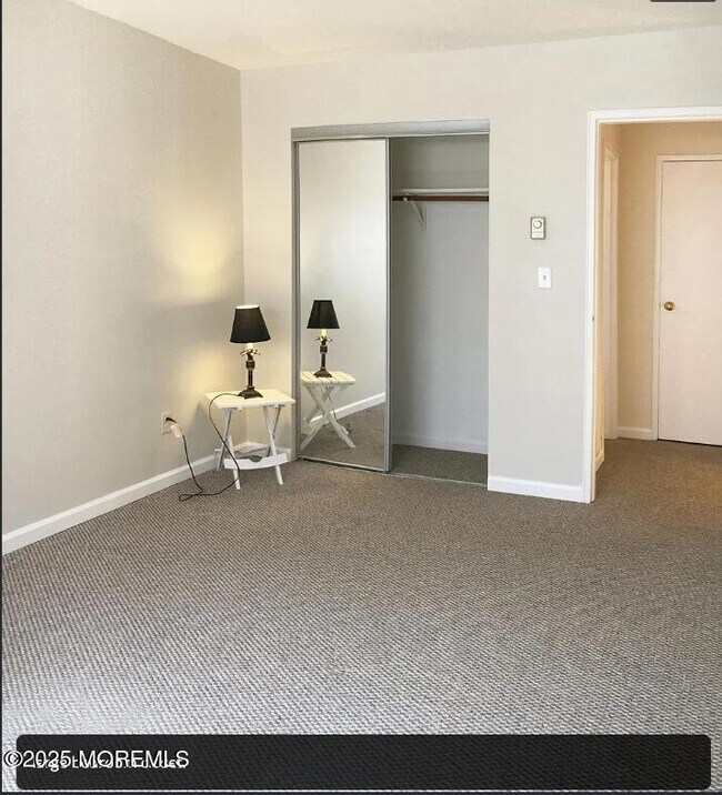 Building Photo - 321 Shore Dr