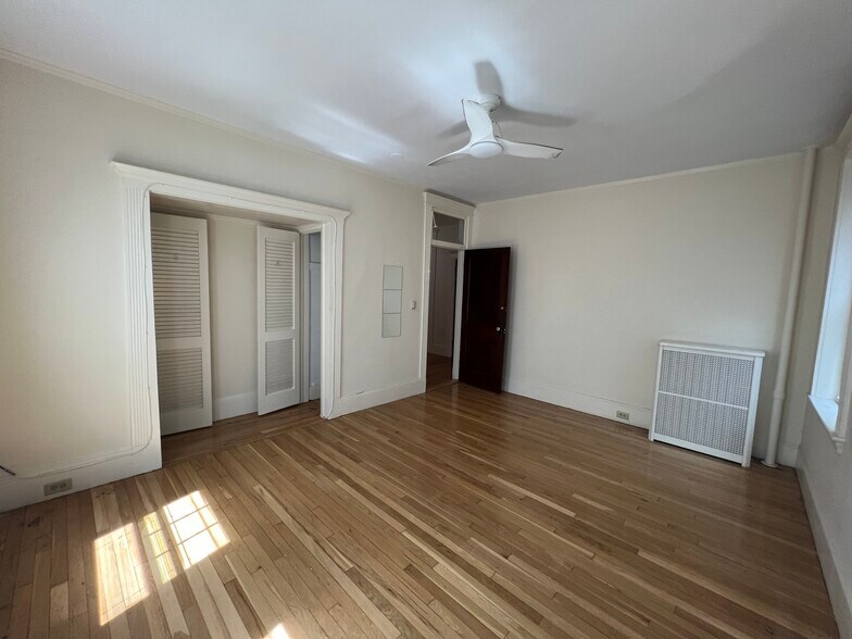 Building Photo - 73 Longwood Ave