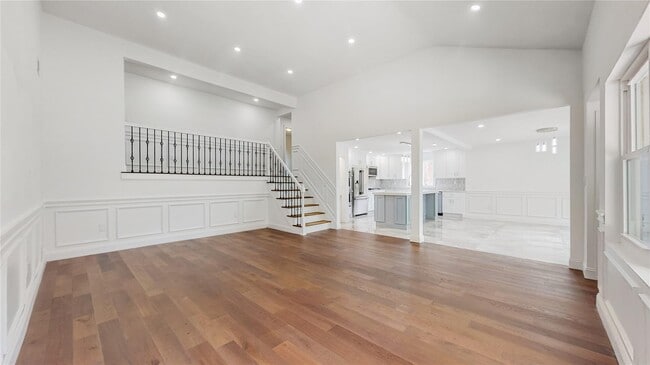 Building Photo - 706 Longacre Ave
