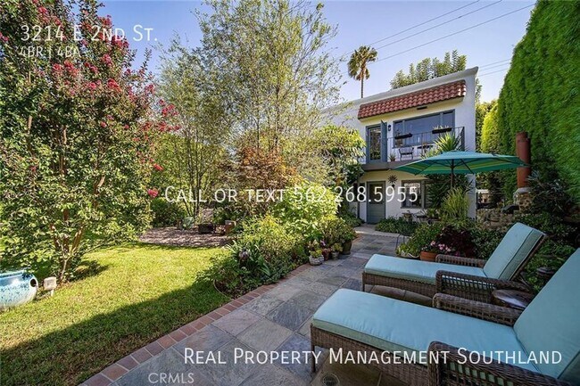 Building Photo - 4 BEDROOM 3 1/2 BATH ESTATE SITUATED IN PR...
