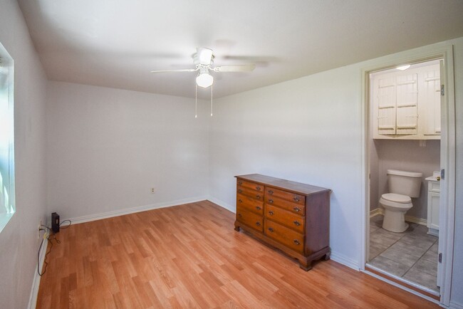 Building Photo - Adorable 3 Bed 1.5 in the Heart of Tyler!