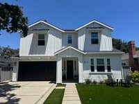 Building Photo - Amazing San Carlos Home