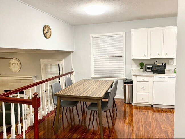 Building Photo - 175 Michael Dr