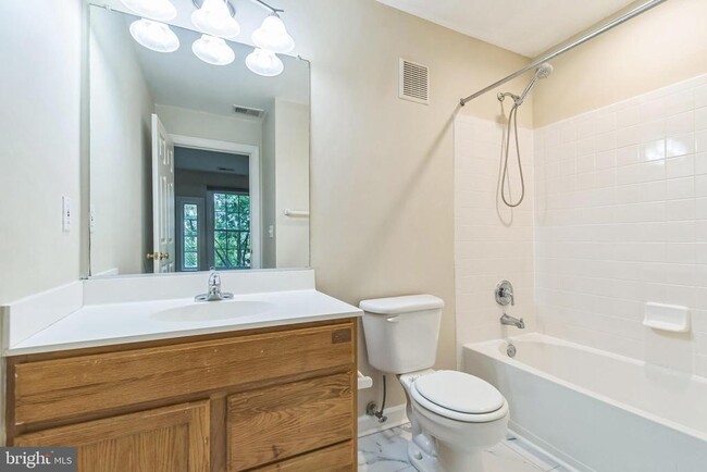 Building Photo - 8159 Skelton Cir