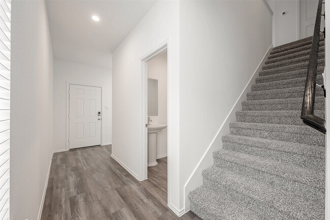 Building Photo - 5619 Vintage Oakmont Dr