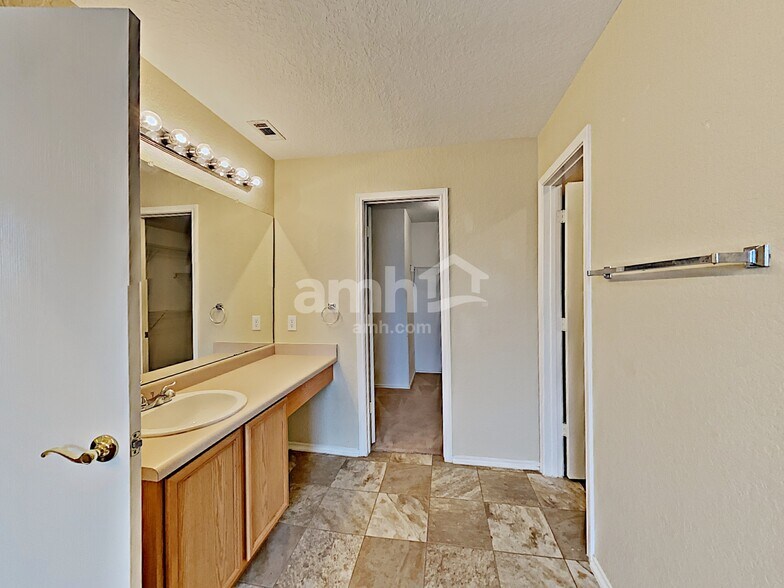Building Photo - 6163 Brandys Farm