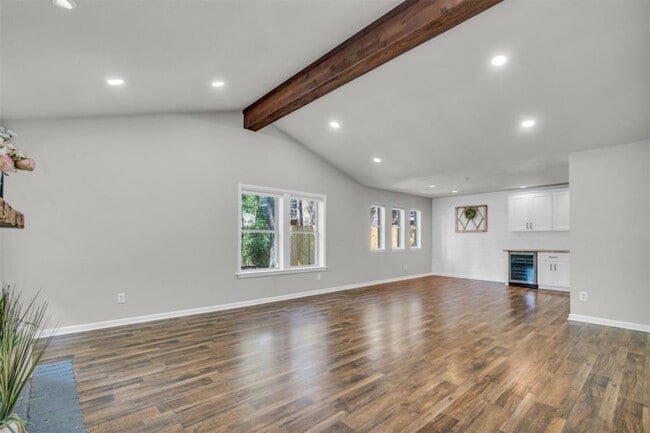 Building Photo - 25 Hornbill Ct