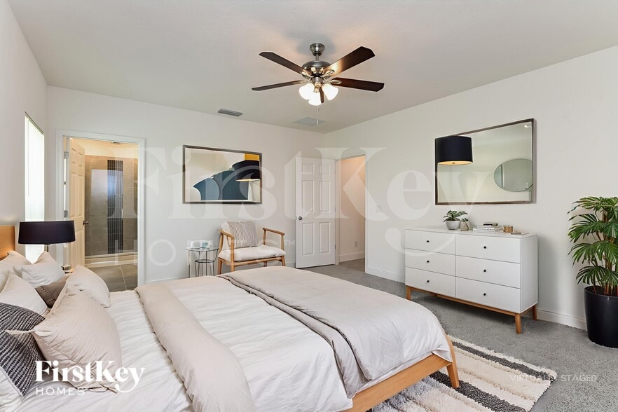 Building Photo - 705 Blackstone St