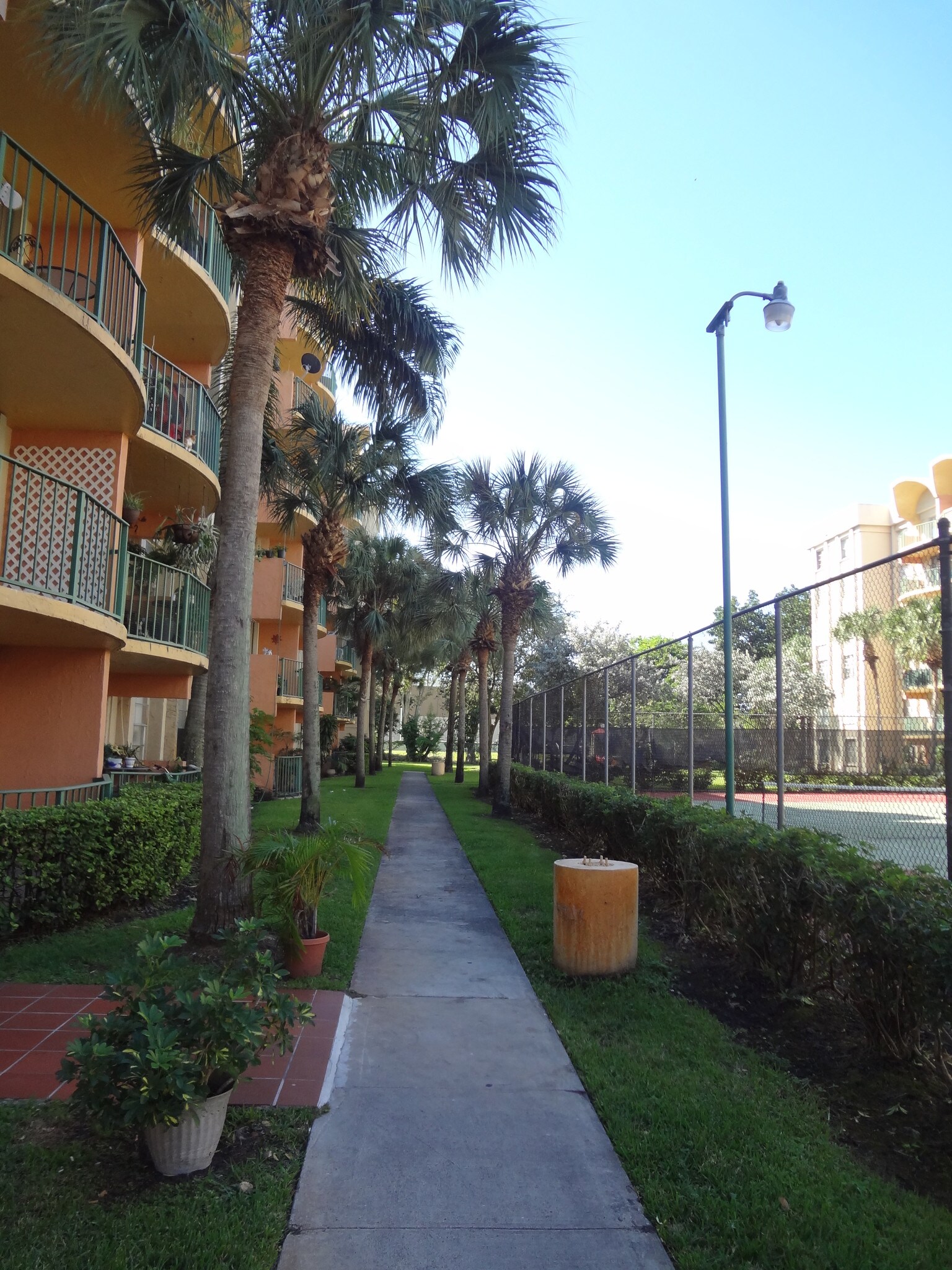 Walkway by Tennis Court - 9310 Fontainebleau Blvd