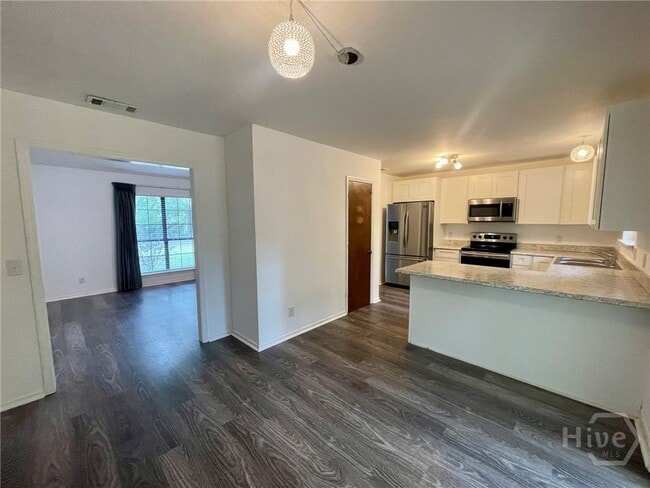 Building Photo - 18 Rivers Bend Dr