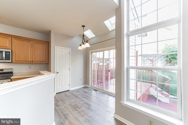 Building Photo - 40 Madison Way