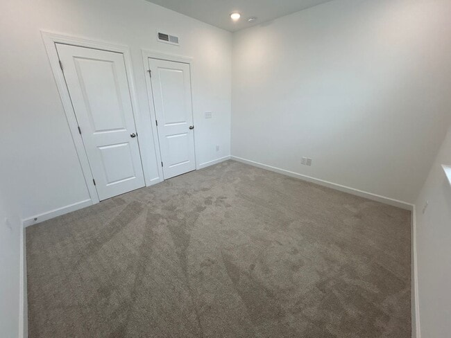 Building Photo - 6 Bedroom | 4 Bathroom New Construction Ga...