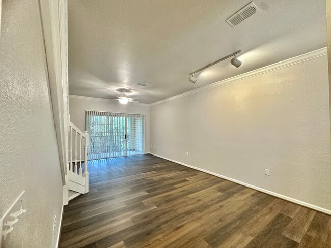 Building Photo - Stylish 2 bed, 2.5 Bath Condo in Magnolia Place | Private Garage | $1,550.00