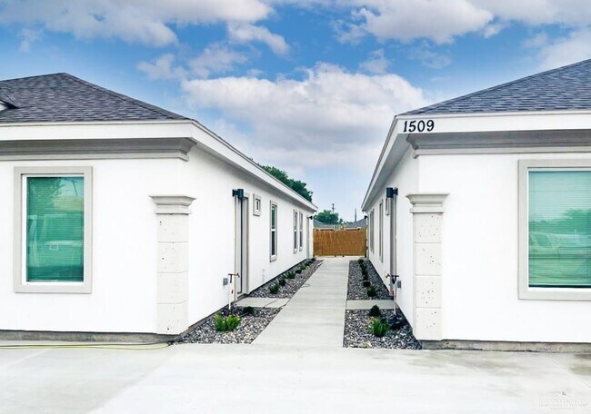 Primary Photo - 1509 Shavano Dr
