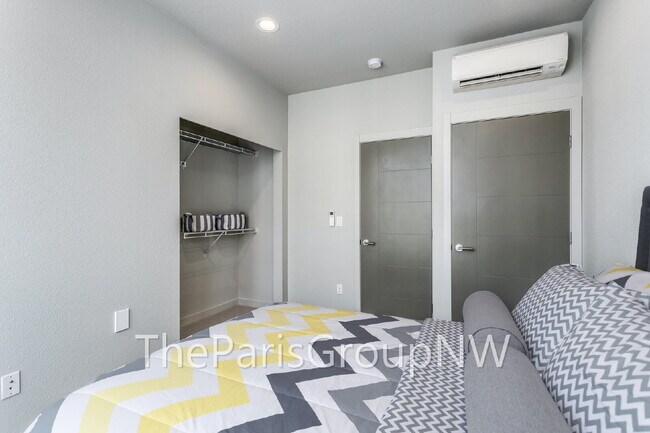 Building Photo - Stunning Mod West Seattle TH * Roof Deck Views, AC & Upgrades!